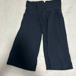 Y2K lululemon wide leg shorts size 6